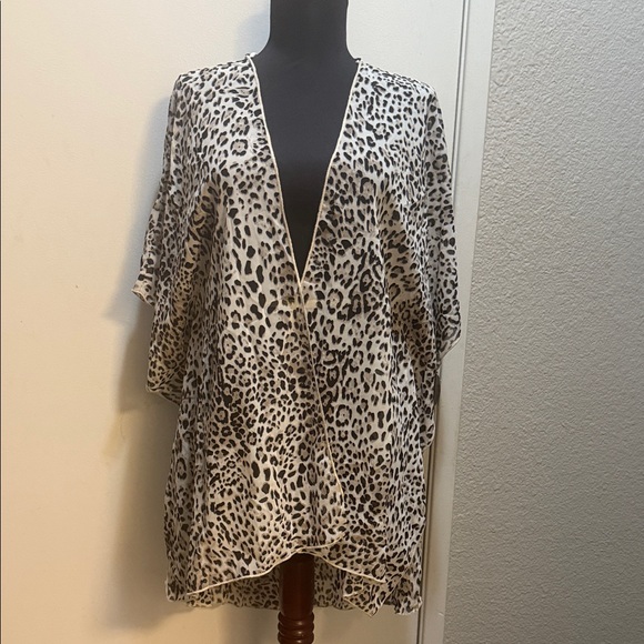 emory park Jackets & Blazers - Emory Park Animal Print Kimono - Black and White